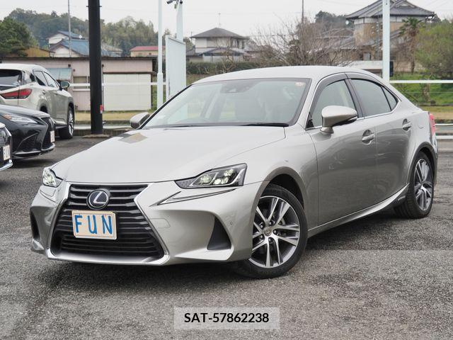 Lexus IS 2018-10 229121-0