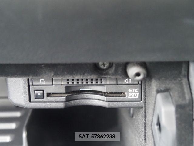 Lexus IS 2018-10 229121-26