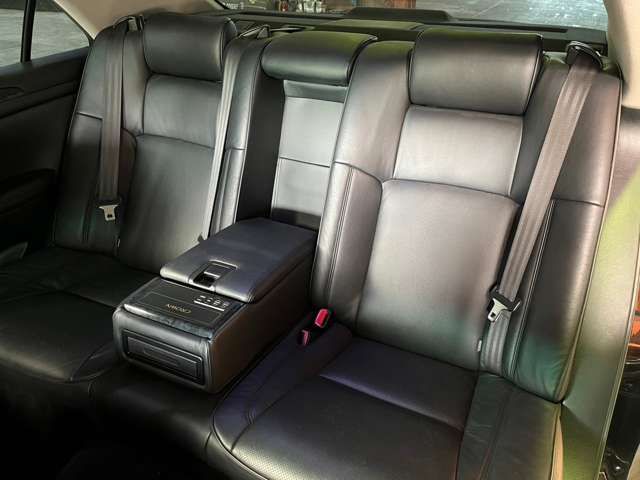Toyota CROWN SEDAN 2006-01 3014-15