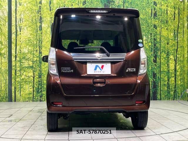 Nissan ROOX 2017-07 323848-15