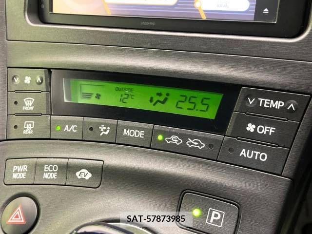 Toyota PRIUS 2011-10 250924-7