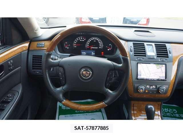 Cadillac DTS 2010-08 371723-15