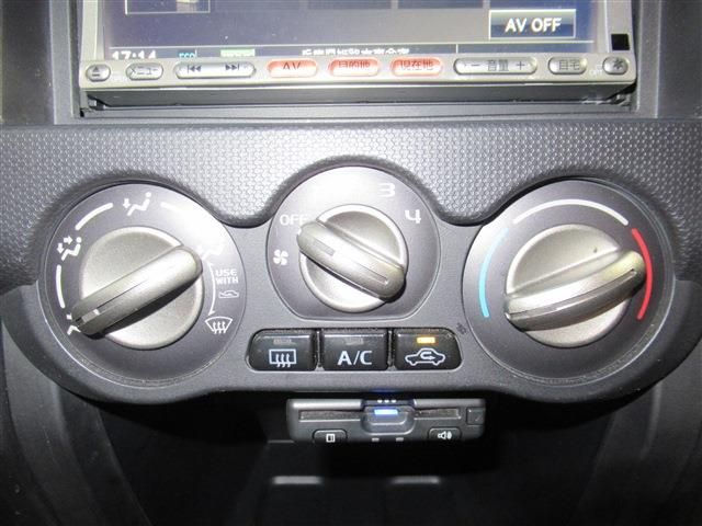 Nissan KIX 2008-10 13670-10