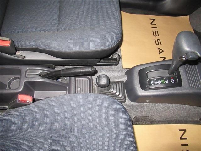 Nissan KIX 2008-10 13670-6