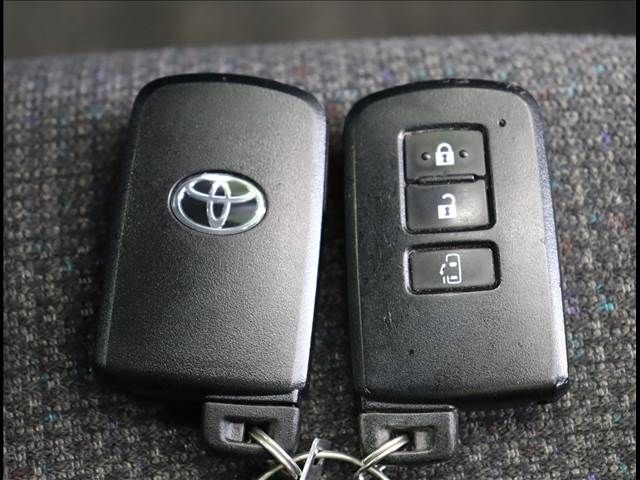 Toyota SIENTA 2018-10 189839-16