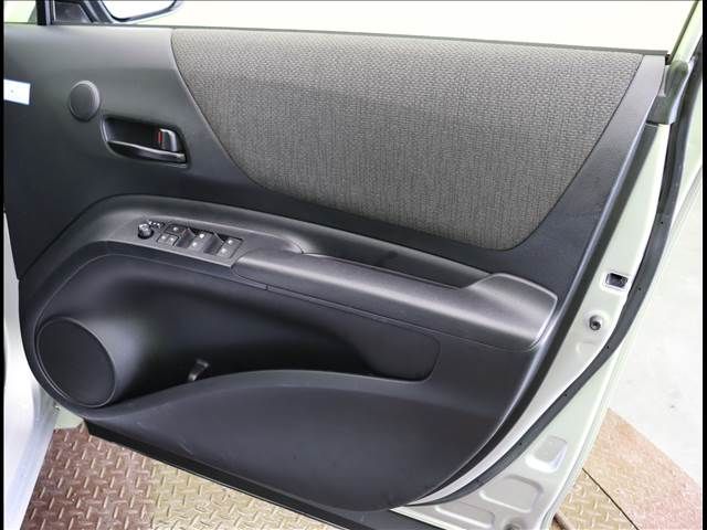 Toyota SIENTA 2018-10 189839-22