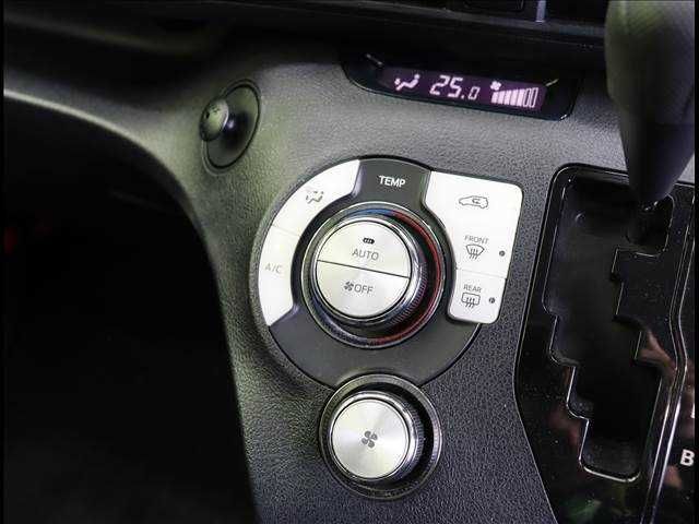 Toyota SIENTA 2018-10 189839-11