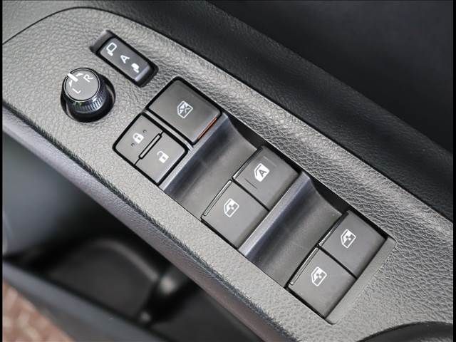 Toyota SIENTA 2018-10 189839-18