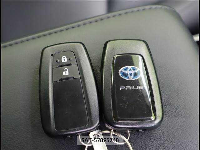 Toyota PRIUS 2020-11 350208-11