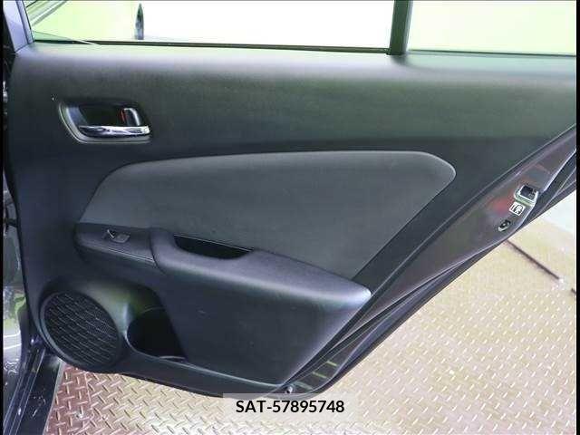 Toyota PRIUS 2020-11 350208-28