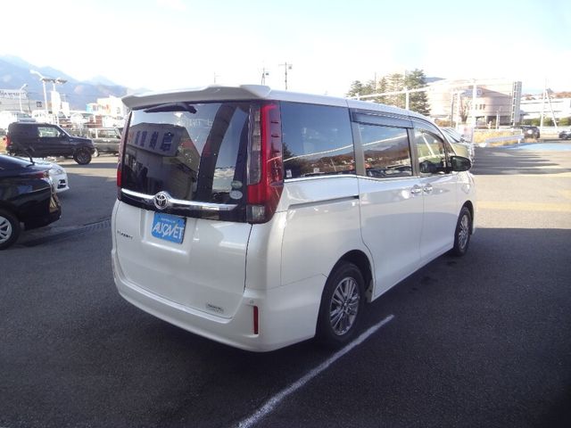 Toyota ESQUIRE 2014-12 195243-1