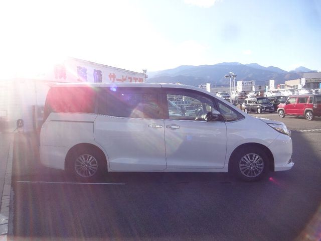 Toyota ESQUIRE 2014-12 195243-4