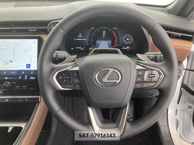 Lexus LBX 2024-02 362844-21