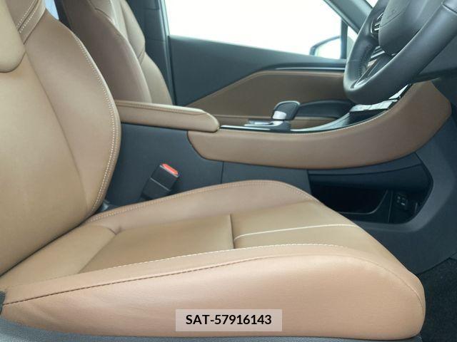 Lexus LBX 2024-02 362844-5