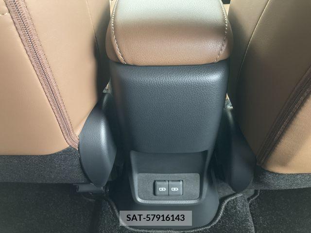 Lexus LBX 2024-02 362844-28