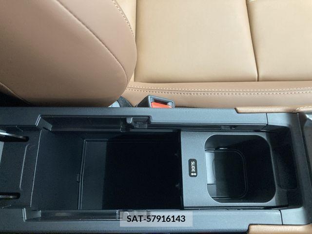 Lexus LBX 2024-02 362844-15