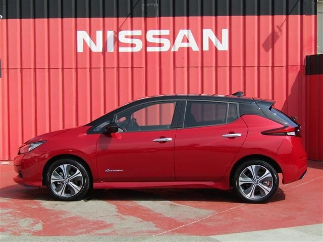 Nissan LEAF 2020-02 22827-23