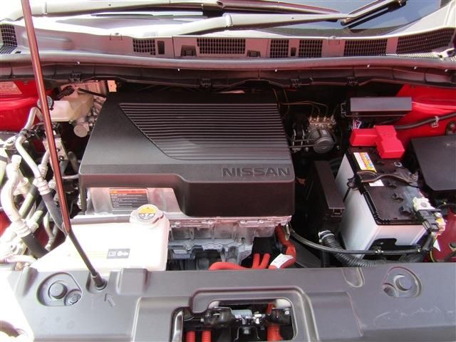 Nissan LEAF 2020-02 22827-28
