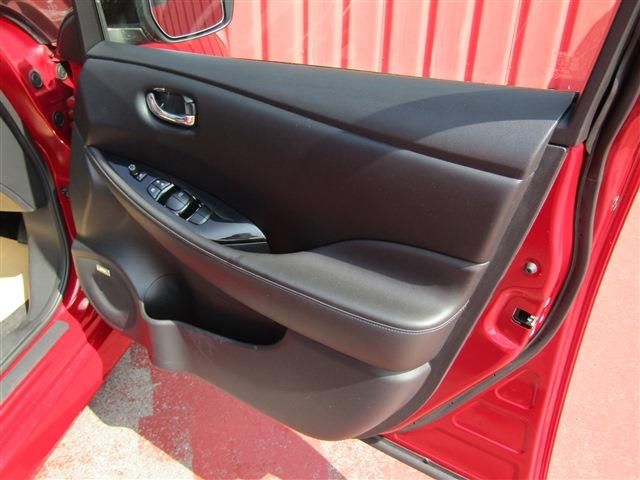 Nissan LEAF 2020-02 22827-20