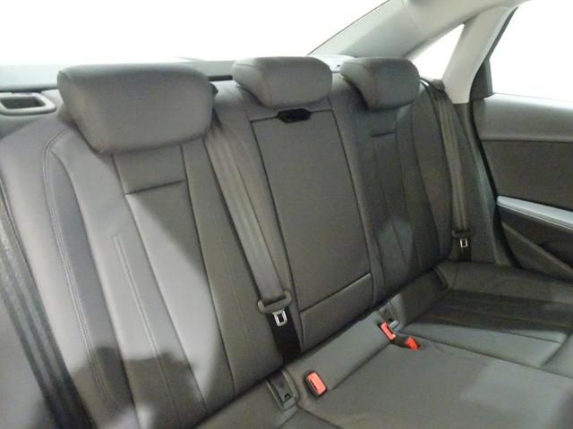 Audi A4 2021-05 189280-15