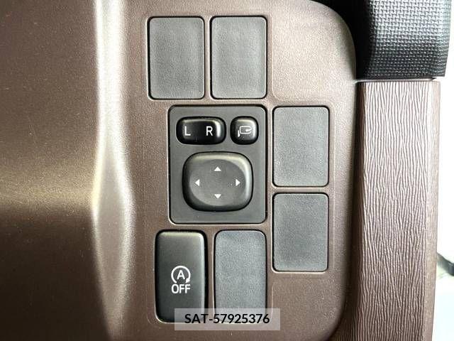 Toyota PASSO 2015-07 308632-4