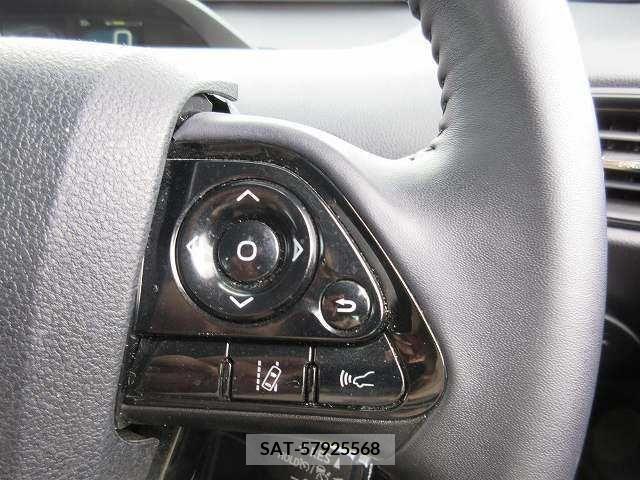 Toyota PRIUS 2019-11 376481-9