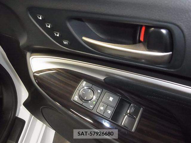 Lexus RC 2019-03 326610-24