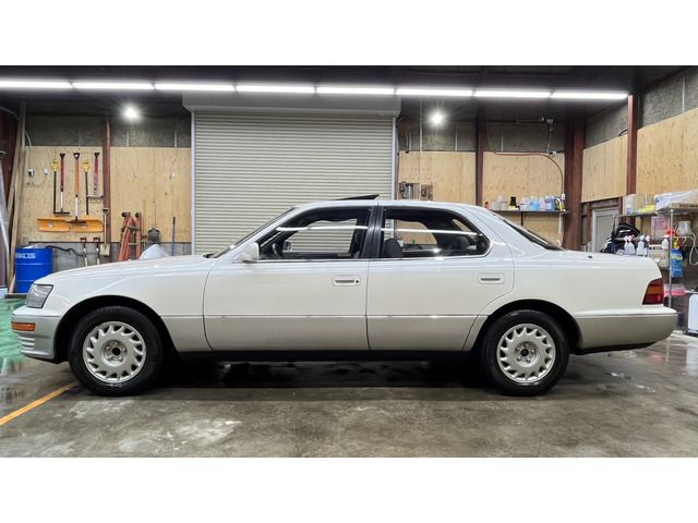 Lexus LS 1990-09 187933-4