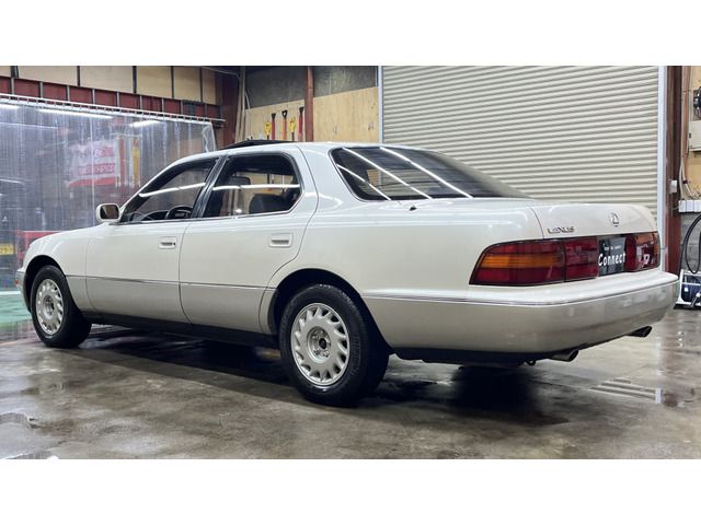 Lexus LS 1990-09 187933-5