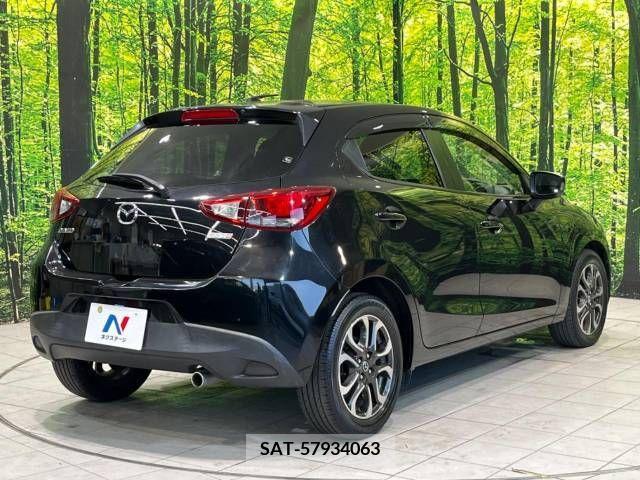 Mazda DEMIO 2015-01 390498-17