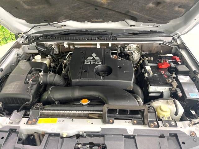 Mitsubishi PAJERO 2011-06 187781-18