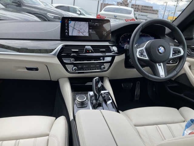Bmw 5 SERIES 2022-12 8761-1