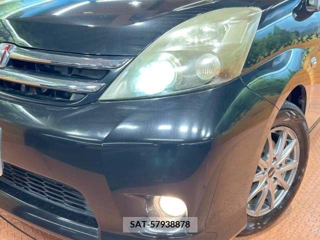 Toyota ISIS 2010-06 381521-13