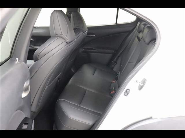 Lexus UX 2019-09 24080-12