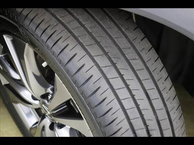 Lexus UX 2019-09 24080-24