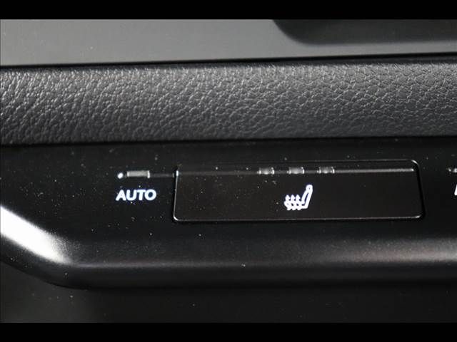 Lexus UX 2019-09 24080-3