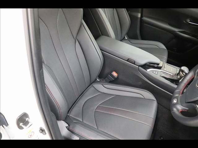 Lexus UX 2019-09 24080-10