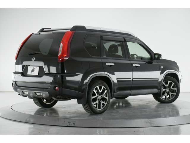 Nissan X-TRAIL 2013-04 182173-1