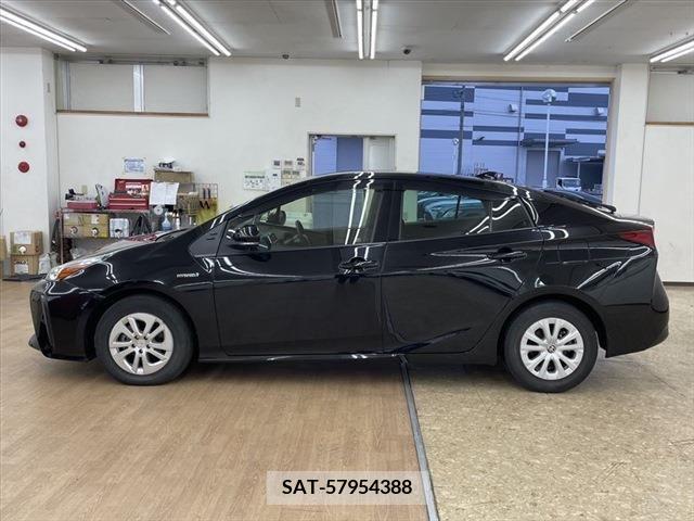 Toyota PRIUS 2019-03 282070-7