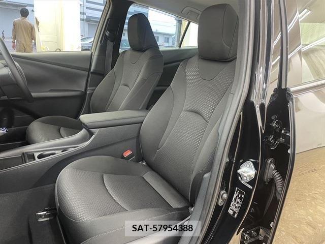 Toyota PRIUS 2019-03 282070-21