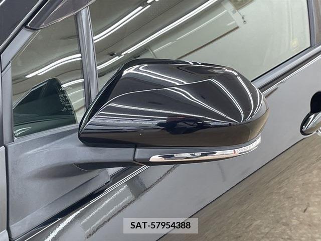 Toyota PRIUS 2019-03 282070-12