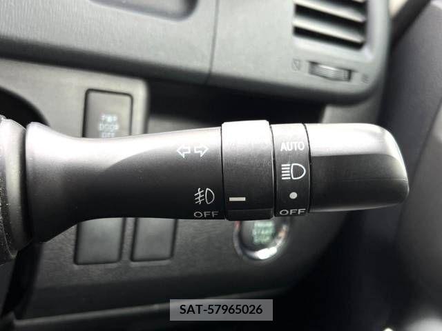 Toyota VOXY 2012-07 352208-7