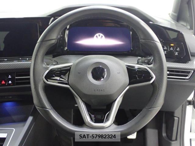 VolksWagen GOLF 2022-02 225340-18
