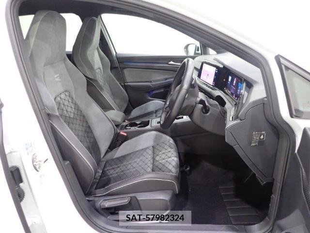 VolksWagen GOLF 2022-02 225340-13