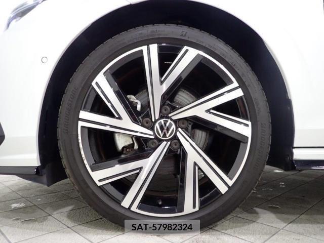 VolksWagen GOLF 2022-02 225340-12