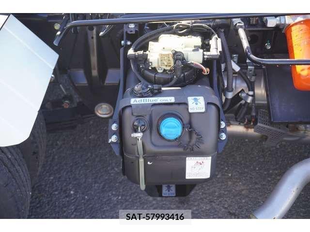 Mitsubishi CANTER 2023-09 225569-19