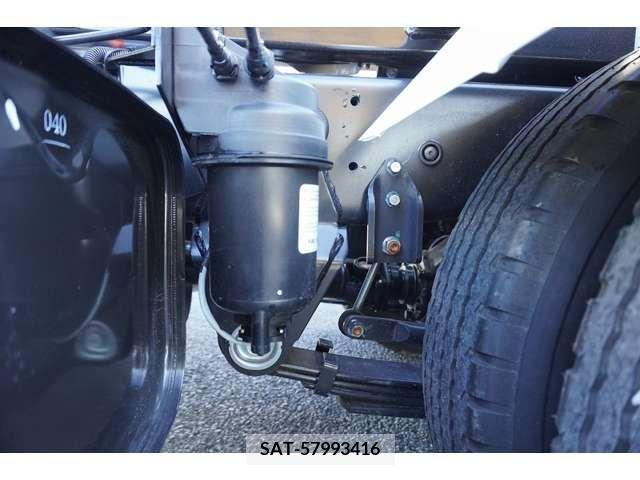 Mitsubishi CANTER 2023-09 225569-11