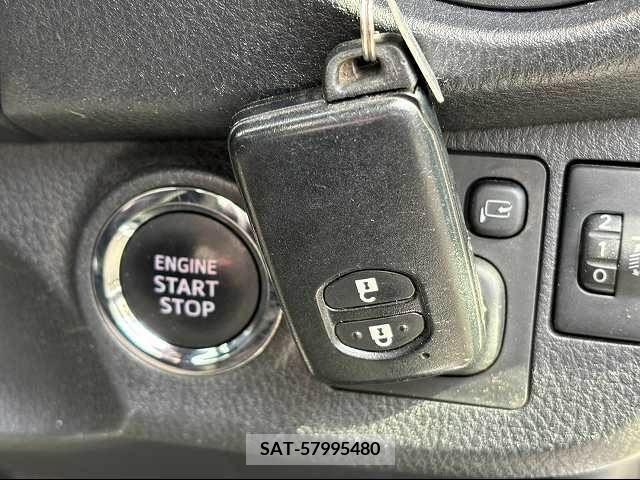 Toyota VITZ 2017-12 216968-10