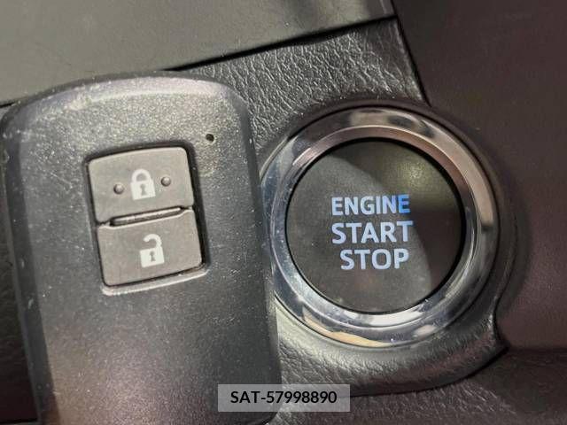 Toyota AURIS 2016-05 261548-8