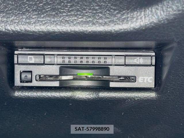 Toyota AURIS 2016-05 261548-5